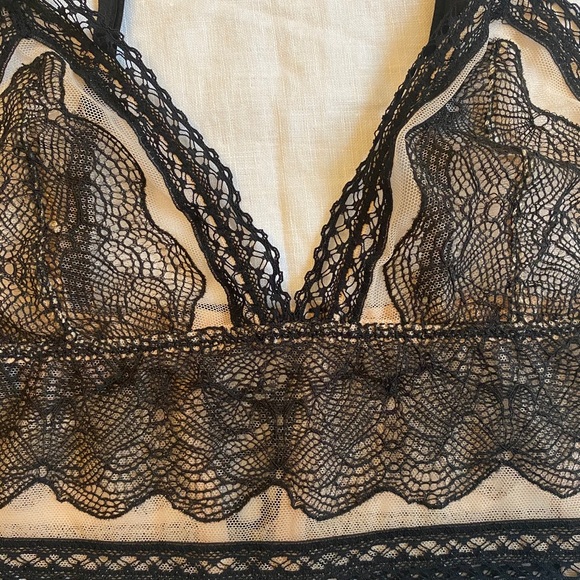 NWOT Victoria’s Secret Bralette - Picture 5 of 11